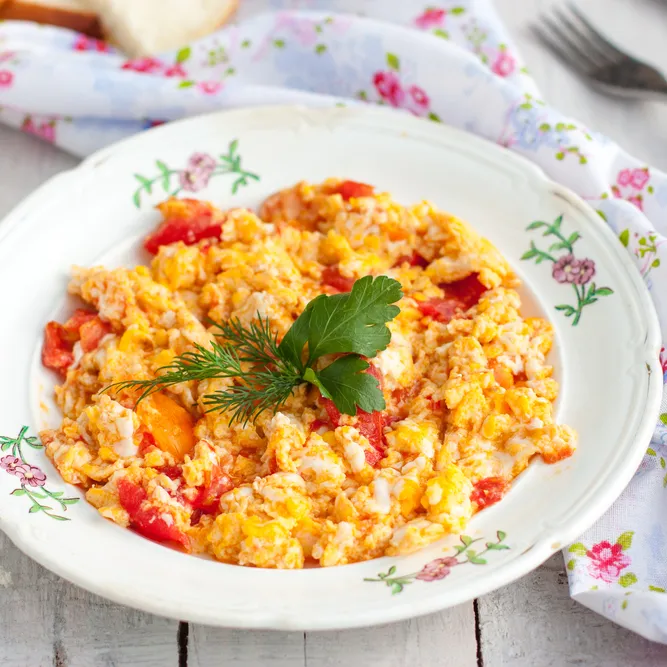 Yumurtalı Pomidor Qovurması